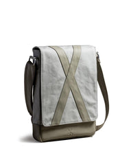 Load image into Gallery viewer, Met Concrete