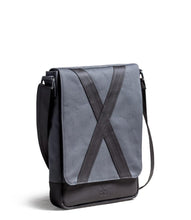 Load image into Gallery viewer, Met Plum