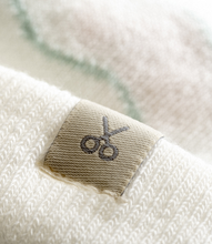 Load image into Gallery viewer, W Wit